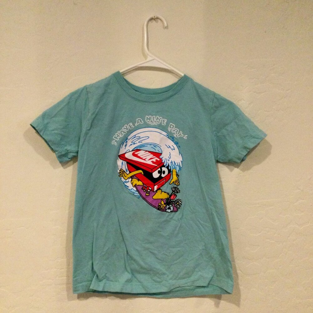 NIKE Tee